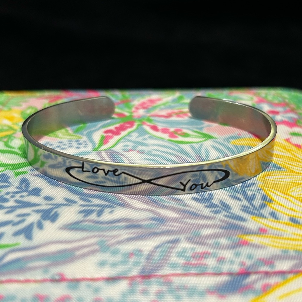 Elegant sterling silver  'Love You' cuff Bracelet